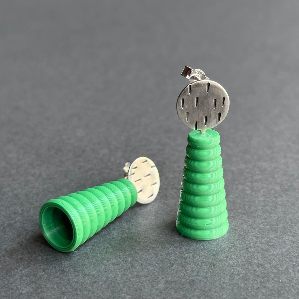 Form Earrings - Silver Textures Circle - Small - Pistachio