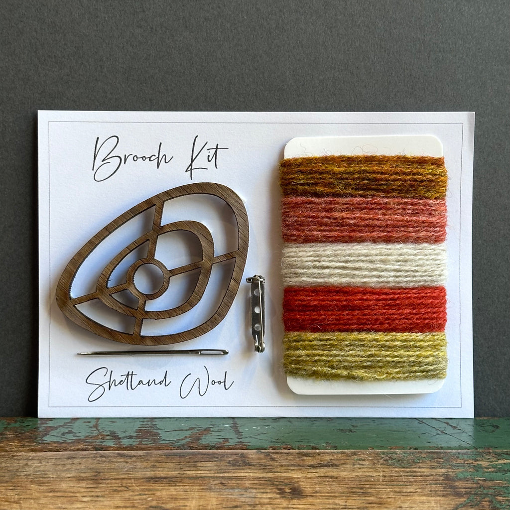 Brooch Kit - Pebble - Shetland Wool - Orange/Cream