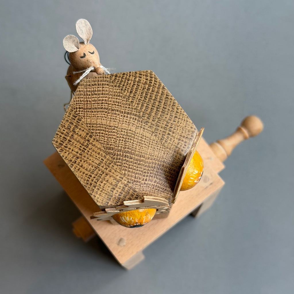 Automata ‘Look Hoo’s Behind You!’ Owl