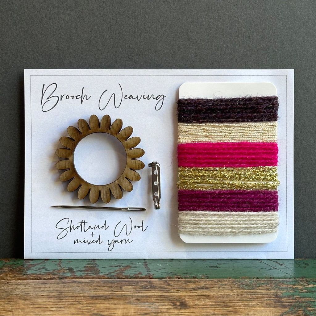 Brooch Kit - Flower - Shetland Wool - Pinks