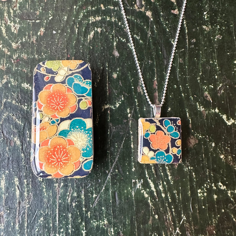 Scrabble Tile Pendant & Teeny Tiny Tin Winter Posy