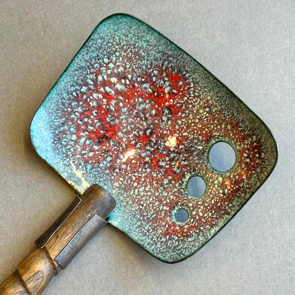 Decorative Enamel Spoon 'Wooden Pirn’
