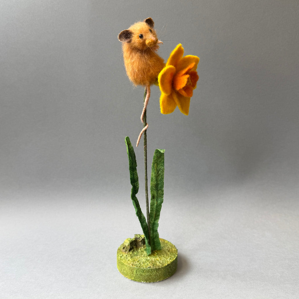 Needle Felted ‘Dilly’ Mouse with a Daffodil