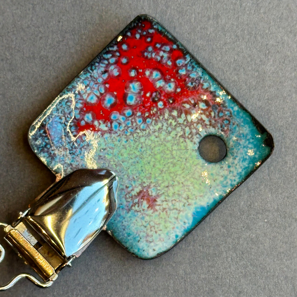 Decorative Enamel Spoon 'Vintage Braces Clip’