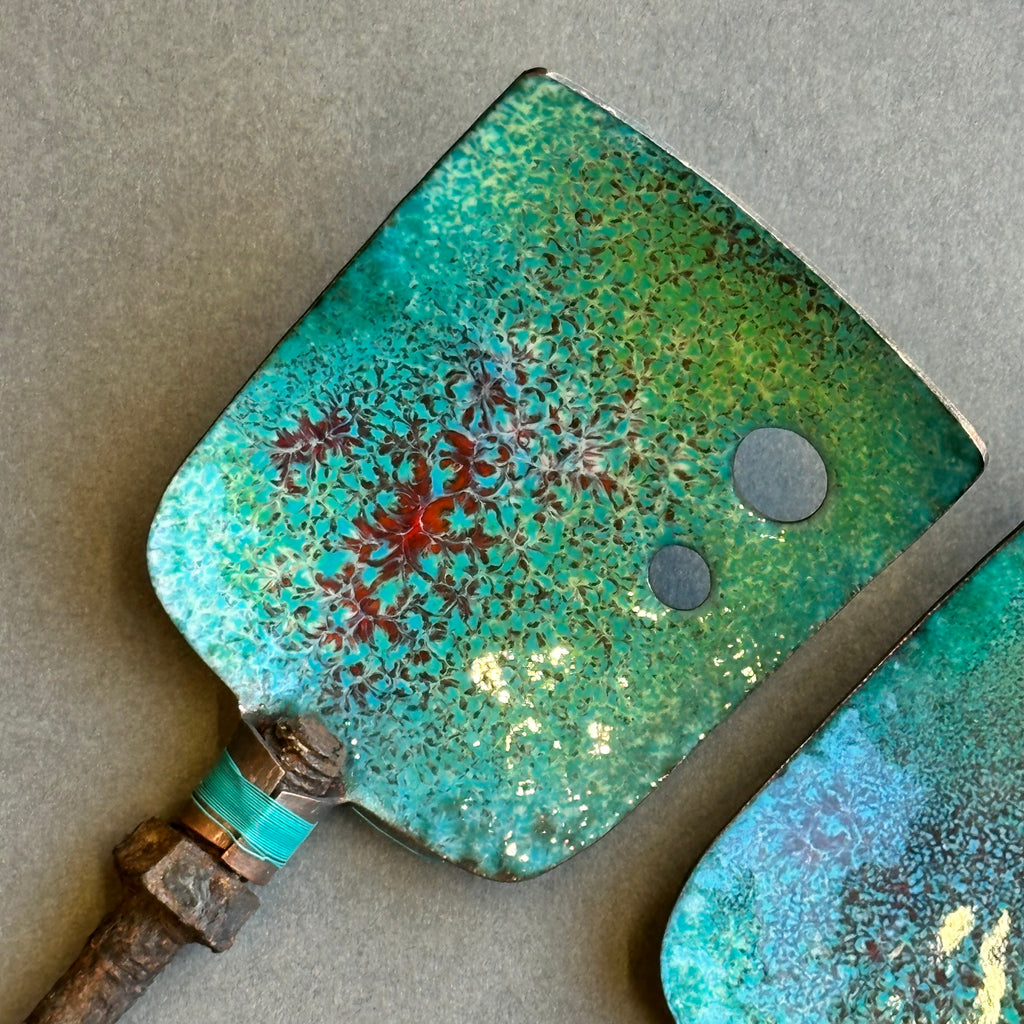 Decorative Enamel Spoon ‘Rusty Metal Bolt with two Spoon Bowls’