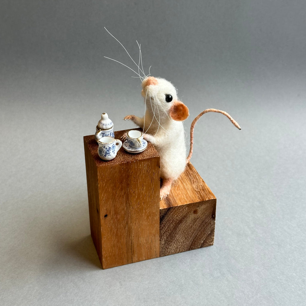 Needle Felted Mouse ‘Tea Party’