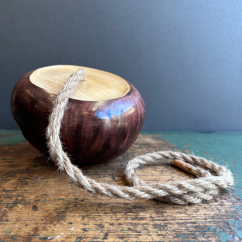 Roped Conker - Medium