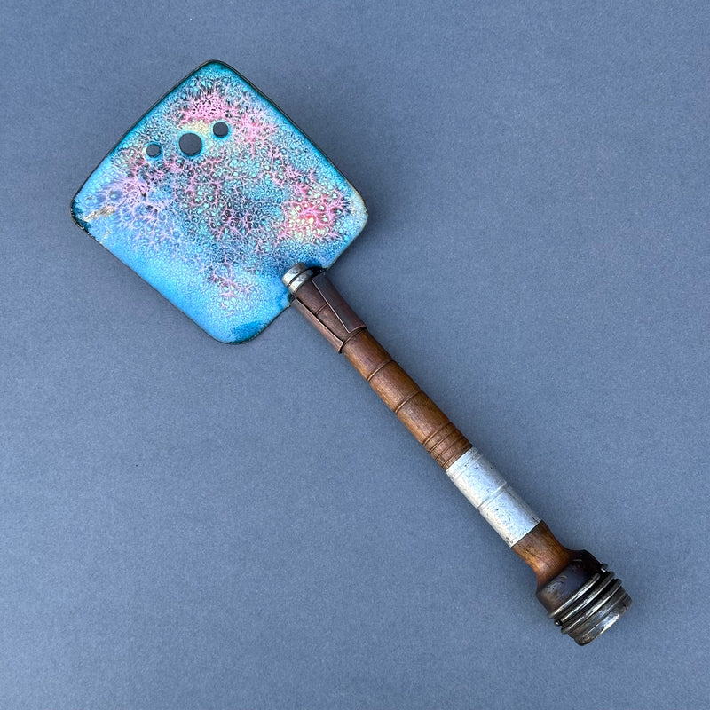 Decorative Enamel Spoon ‘Wooden Pirn’