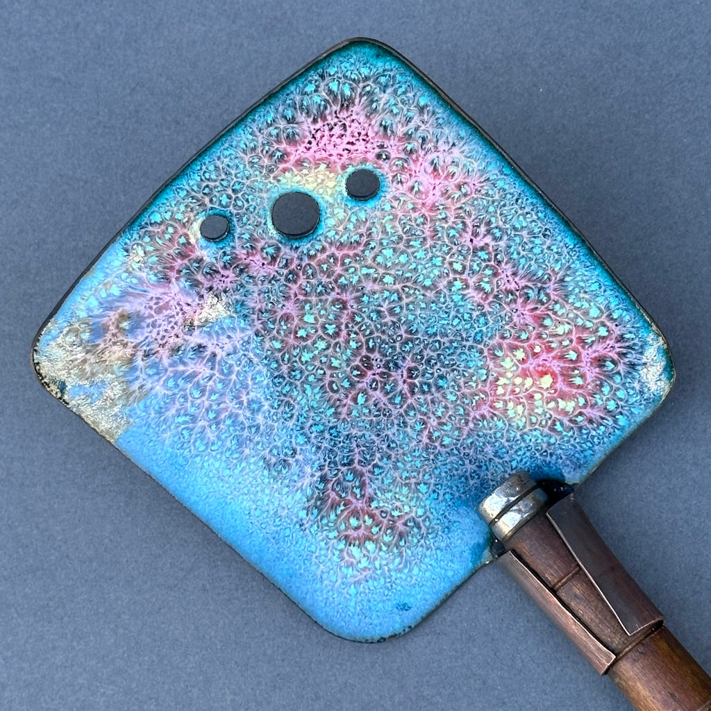 Decorative Enamel Spoon ‘Wooden Pirn’