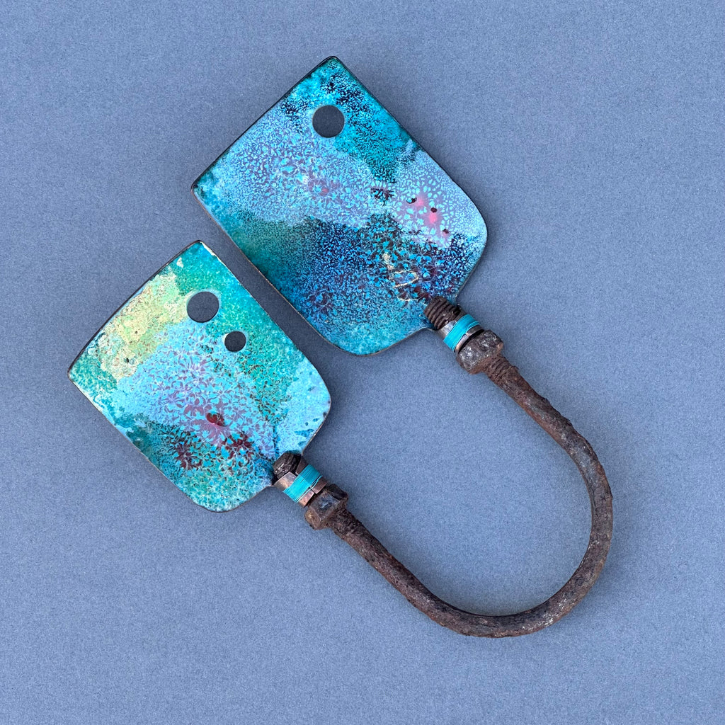 Decorative Enamel Spoon ‘Rusty Metal Bolt with two Spoon Bowls’
