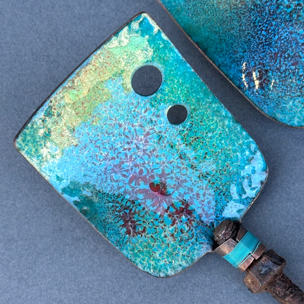 Decorative Enamel Spoon ‘Rusty Metal Bolt with two Spoon Bowls’