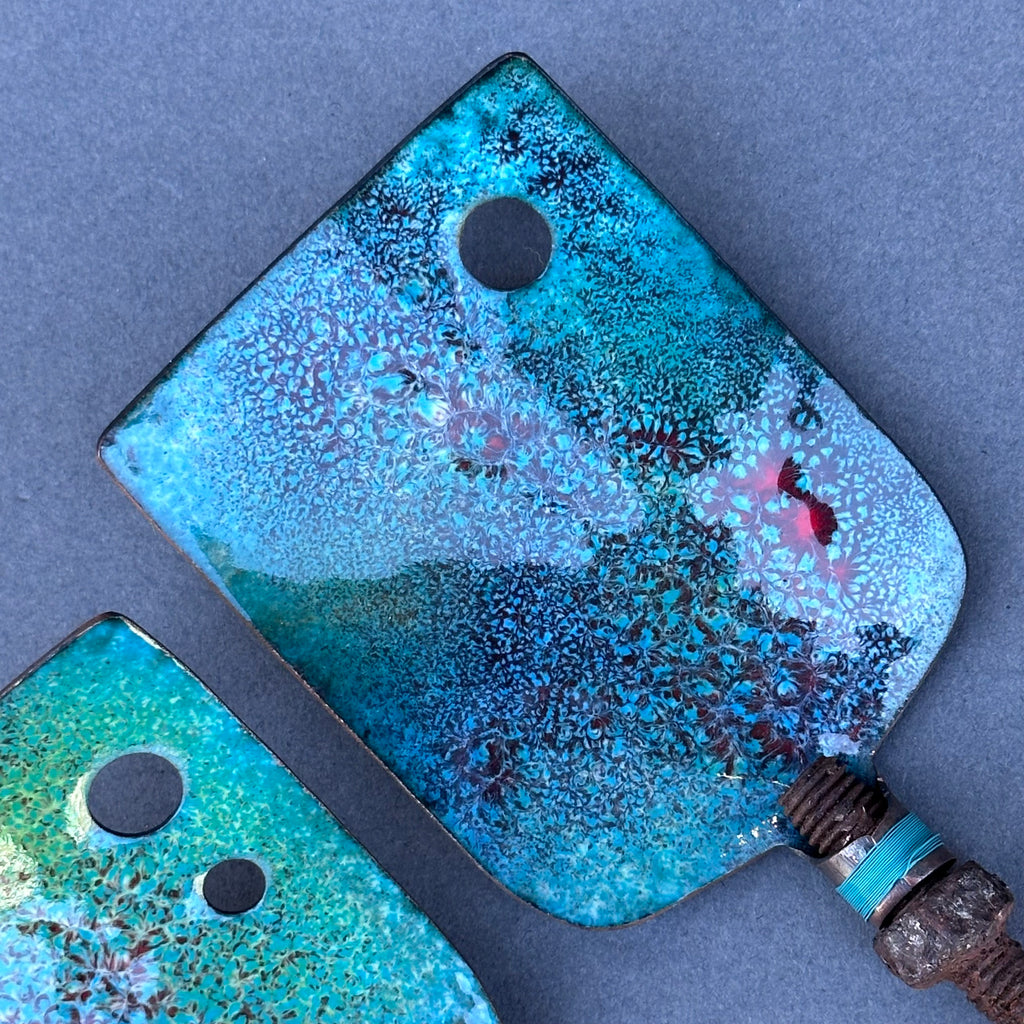 Decorative Enamel Spoon ‘Rusty Metal Bolt with two Spoon Bowls’