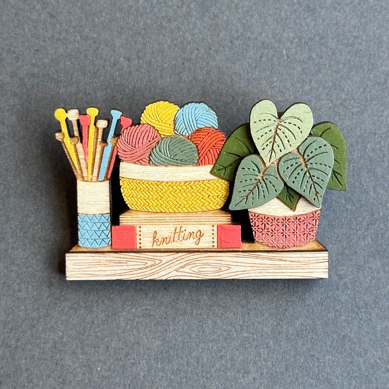 HSC Happy Shelf Brooch ‘Knitting Shelf’