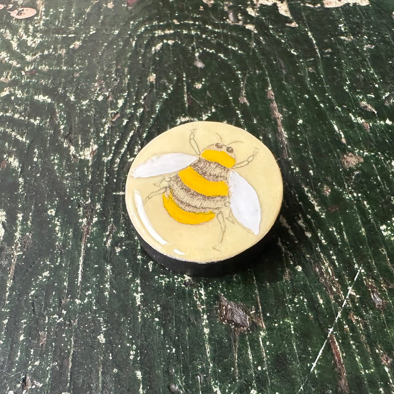 Draughts Brooch Bee
