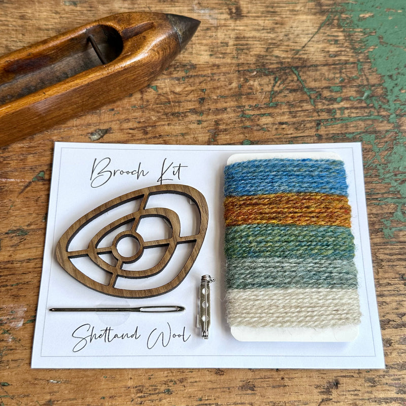 Shetland Wool Pebble Brooch Kit [Blue/Rust/Green/Cream]