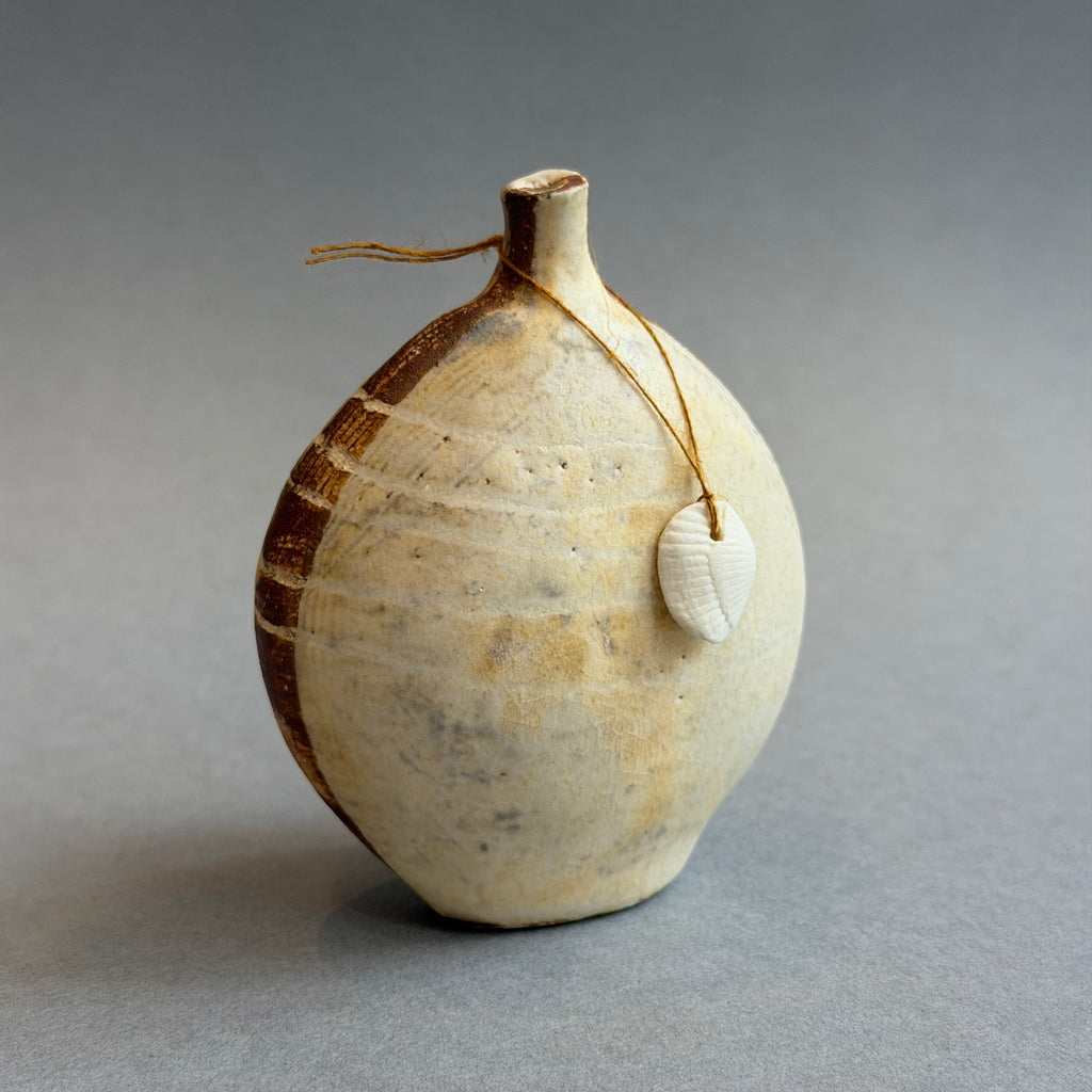Rattling Pebble Bottle - Penarlâg [Three Sizes Available]