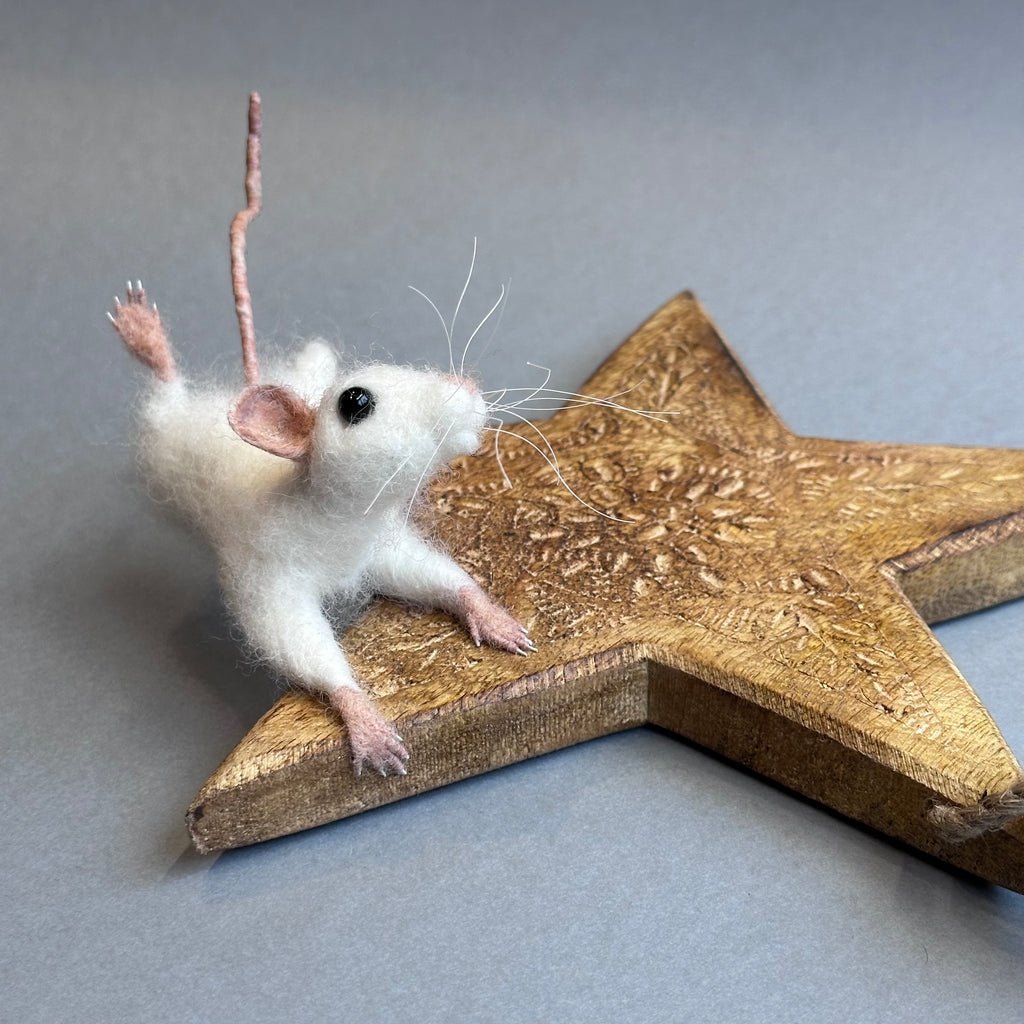 Needle Felted Mouse ‘Houdini on a Star’