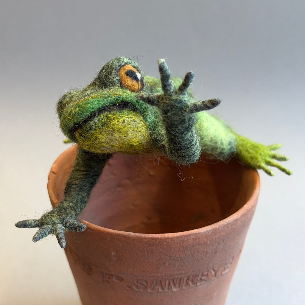 Needle Felted Froggy on a Pot [Medium]