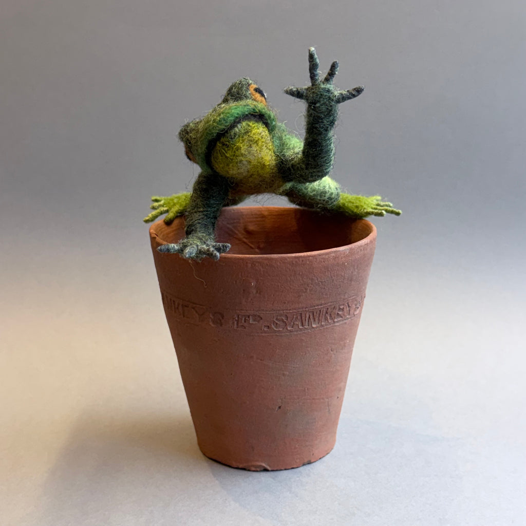 Needle Felted Froggy on a Pot [Medium]