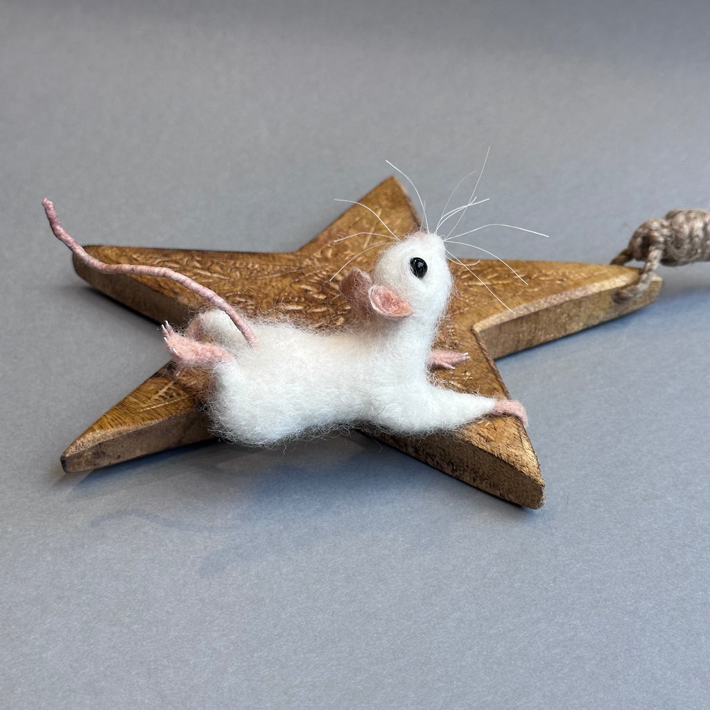 Needle Felted Mouse ‘Houdini on a Star’