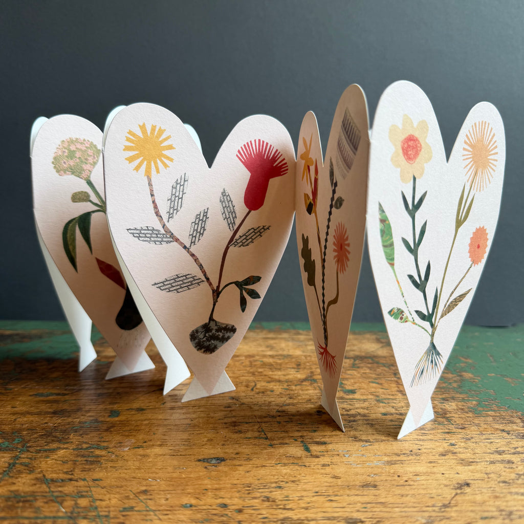 Concertina Card - Hearts