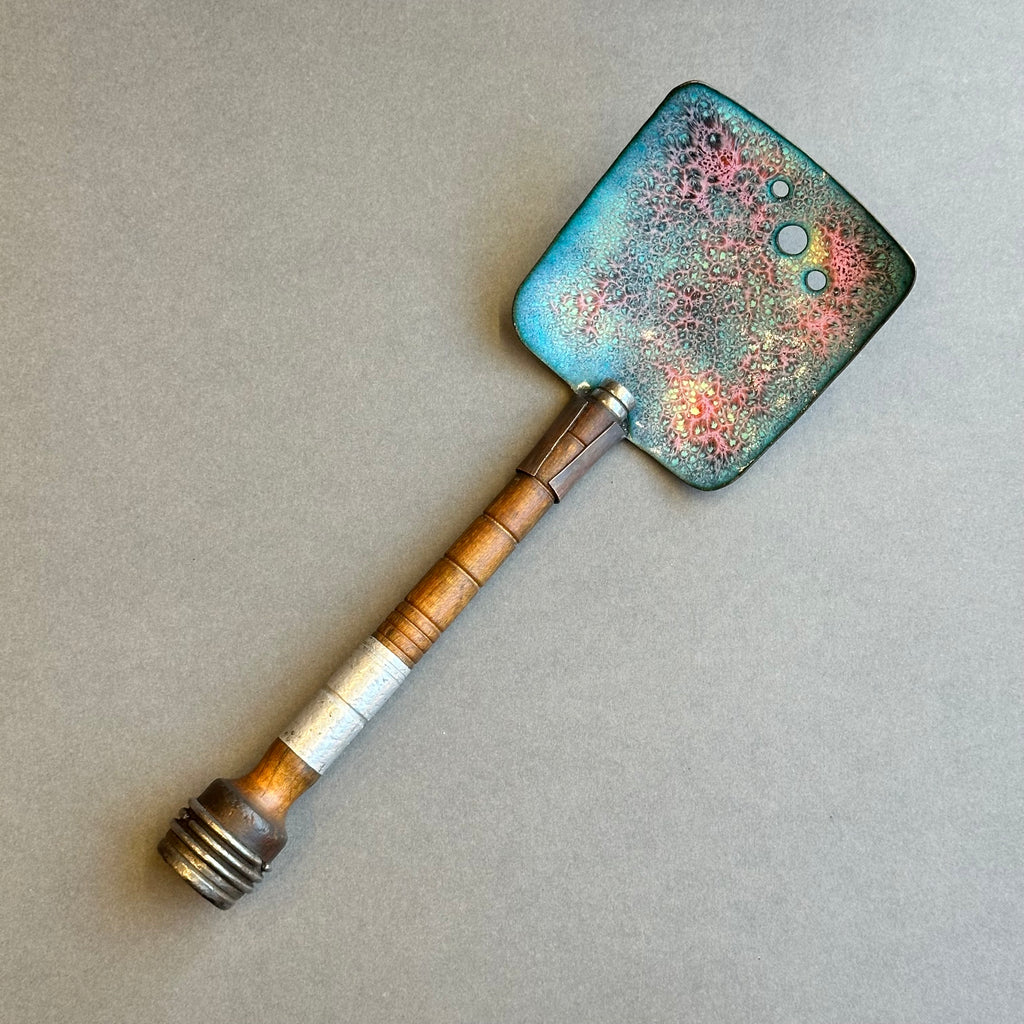 Decorative Enamel Spoon ‘Wooden Pirn’