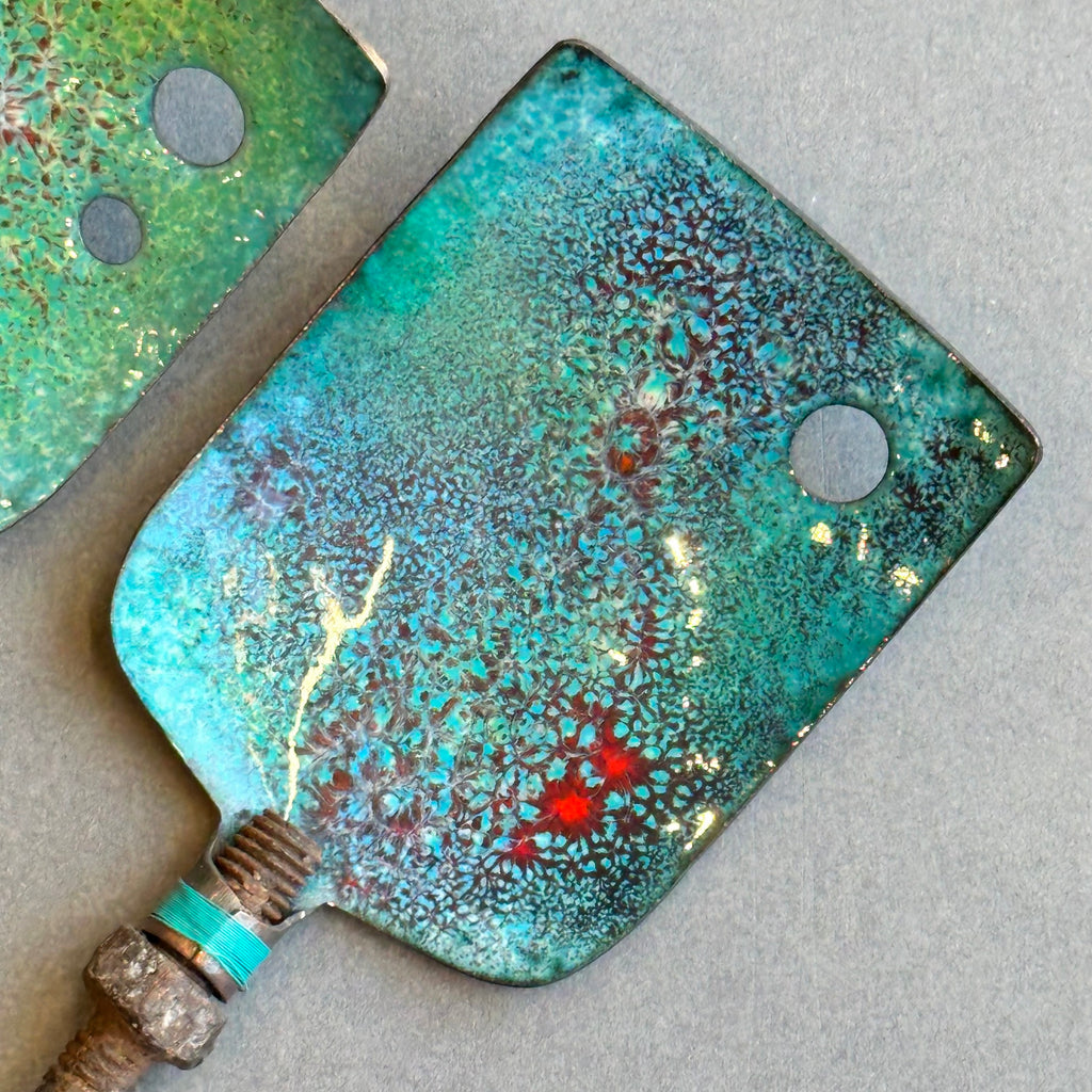 Decorative Enamel Spoon ‘Rusty Metal Bolt with two Spoon Bowls’