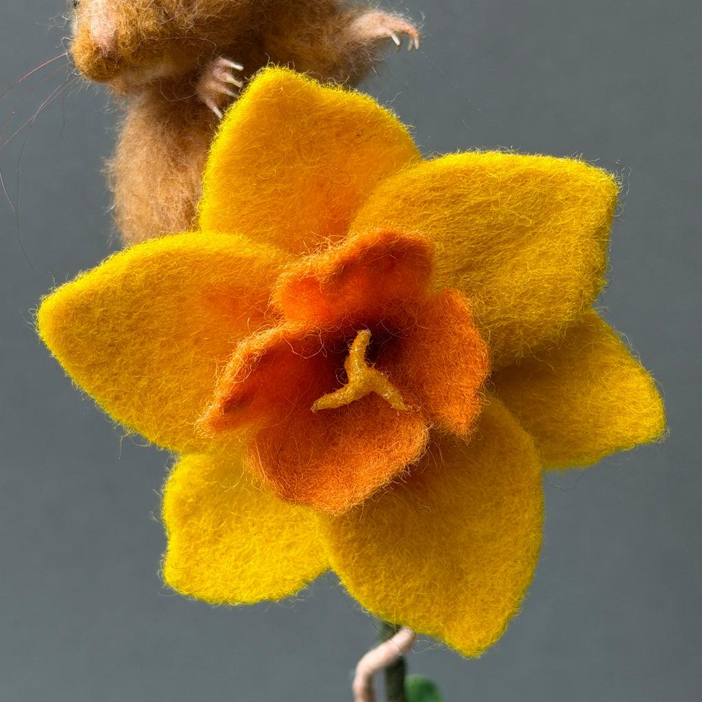 Needle Felted ‘Dilly’ Mouse with a Daffodil