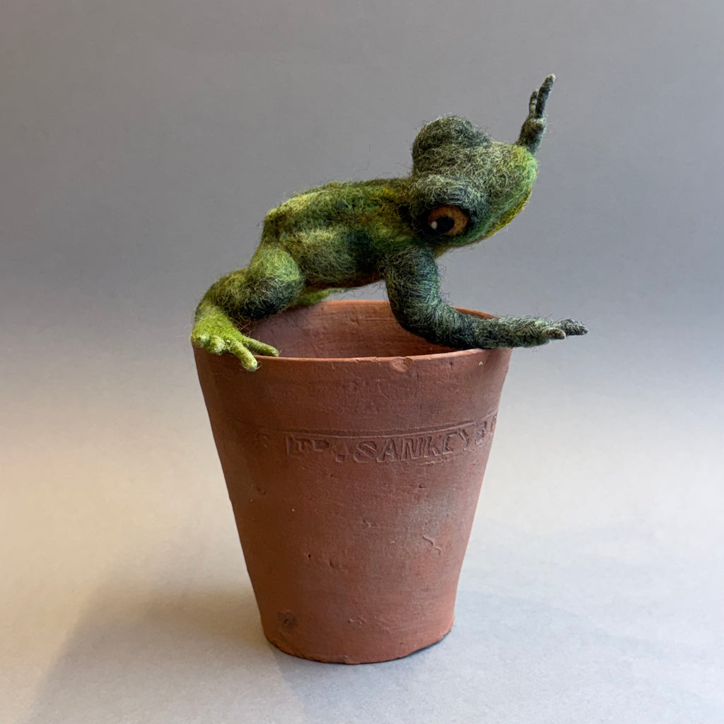 Needle Felted Froggy on a Pot [Medium]