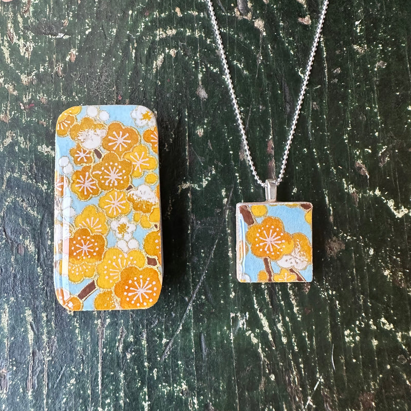 Scrabble Tile Pendant & Teeny Tiny Tin Sakura Yellow