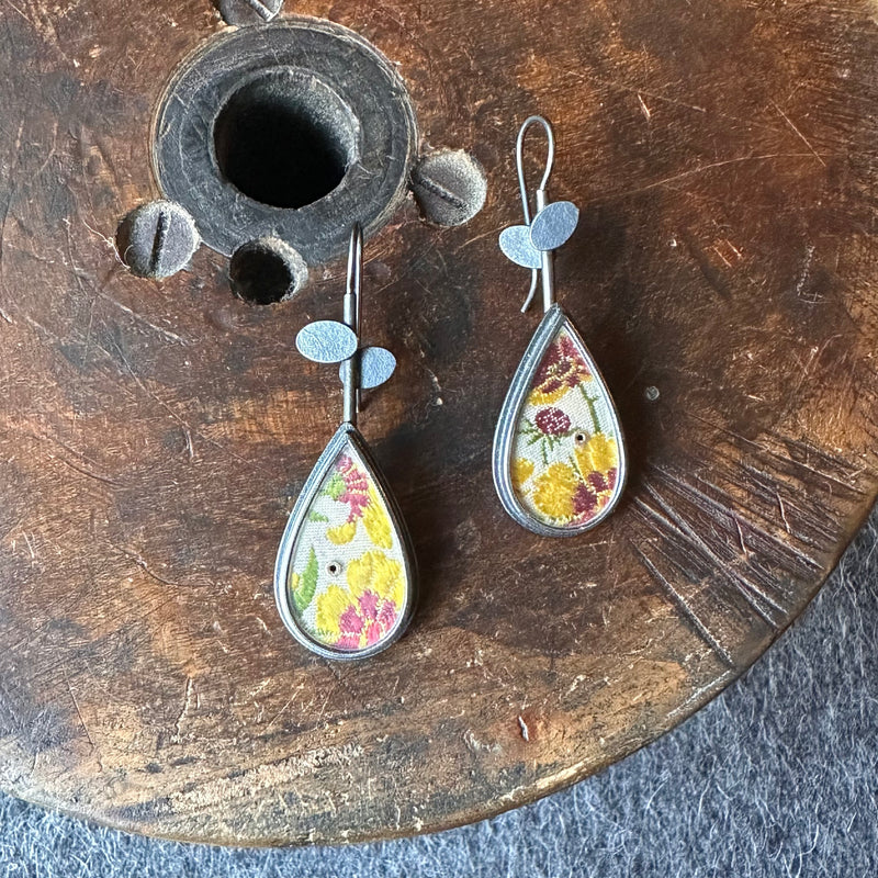 Earrings Overlapping Ovals + Silk Raindrop [Kensita Coreopsis]