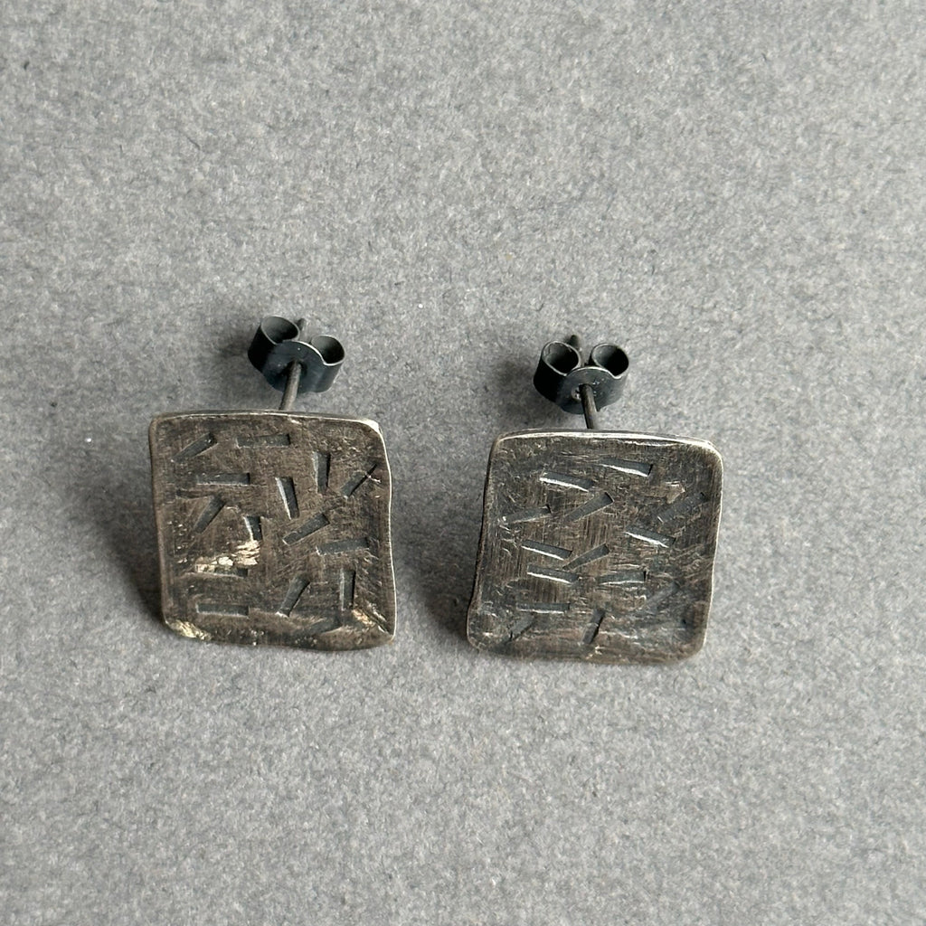 Earrings Mark Making Studs [Dash]