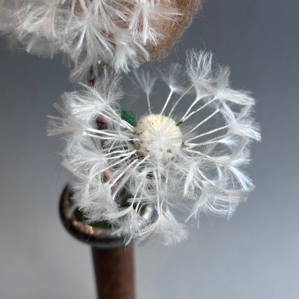 Needle Felted Sculpture ‘Maisie the Harvest Mouse with Dandelion Clocks’