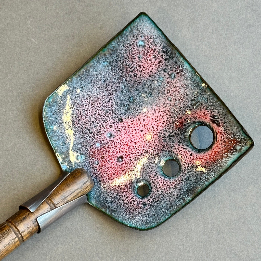 Decorative Enamel Spoon 'Wooden Pirn’