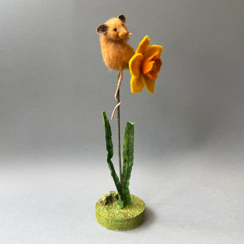 Needle Felted ‘Dilly’ Mouse with a Daffodil