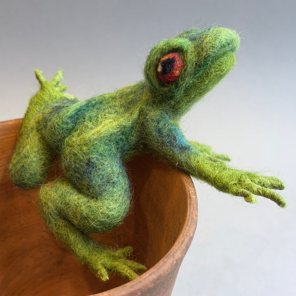 Needle Felted Froggy on a Pot [Small]