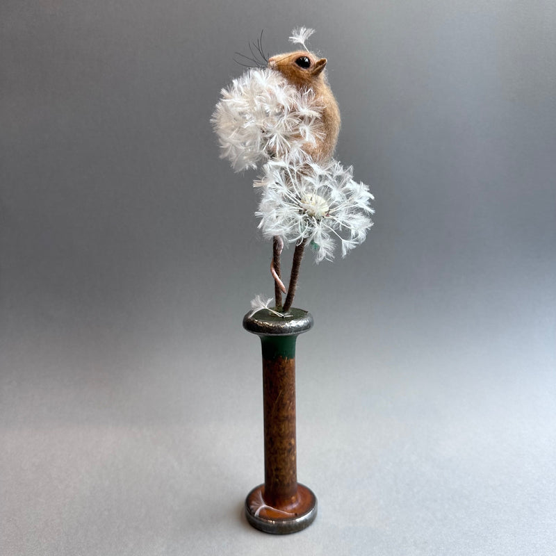 Needle Felted Sculpture ‘Maisie the Harvest Mouse with Dandelion Clocks’