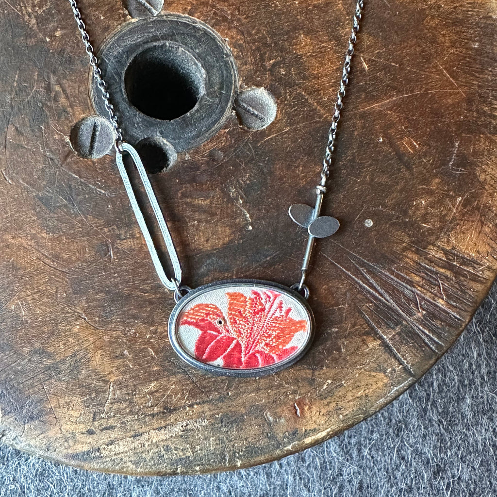 Silk Oval, Lozenge + Overlapping Ovals Necklace  [Kensita Red Lily]
