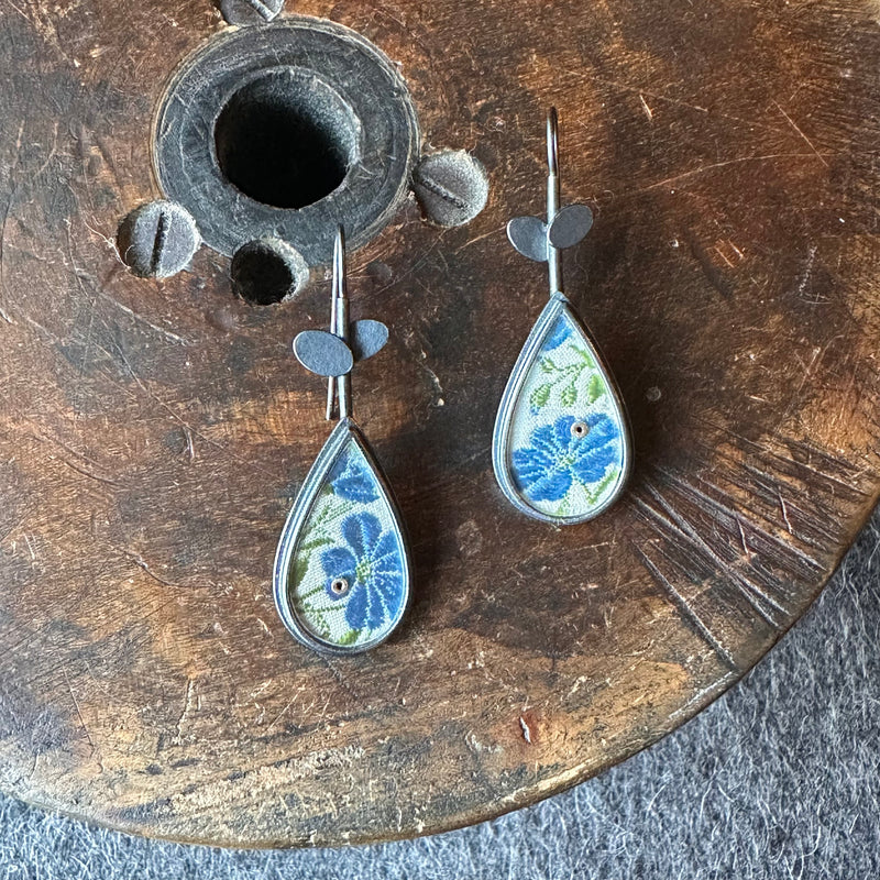 Earrings Overlapping Ovals + Silk Raindrop [Kensita Flax]