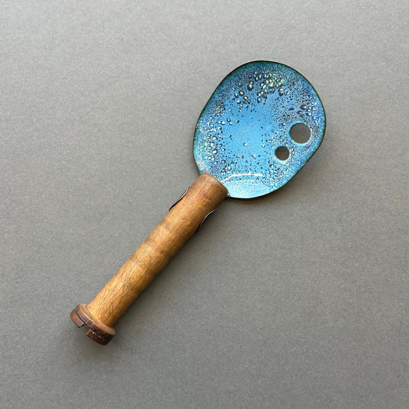 Decorative Enamel Spoon ‘Old Wooden Spool’