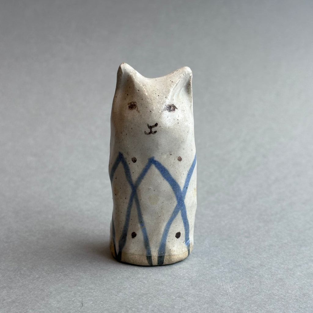 Stoneware Cat [tall]