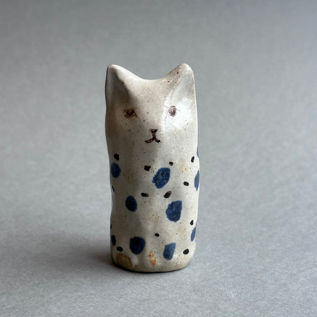 Stoneware Cat [tall]