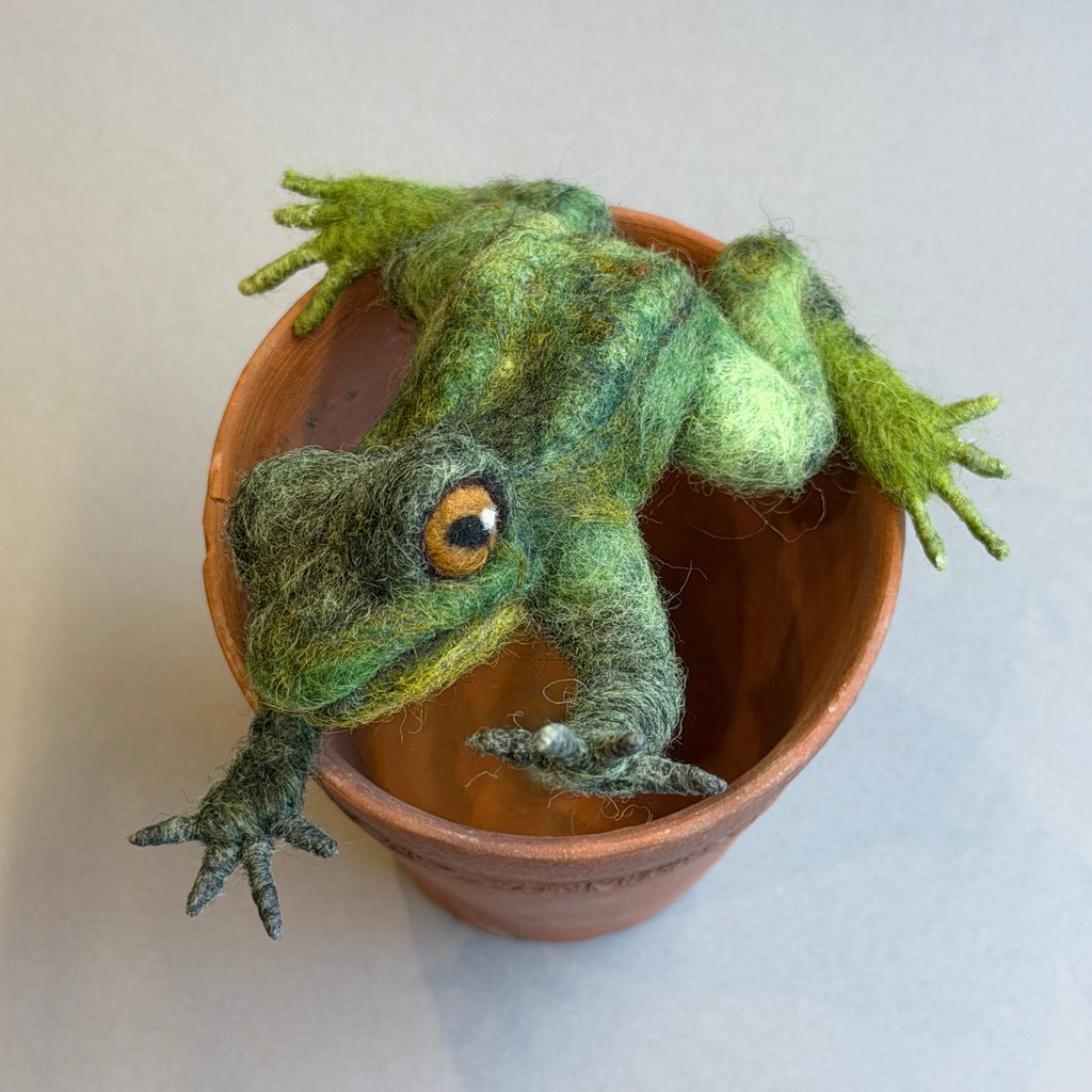 Needle Felted Froggy on a Pot [Medium]