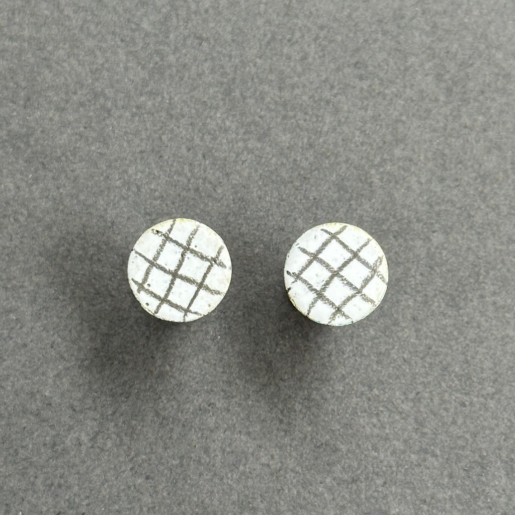Earrings Small Round Studs [Grid]