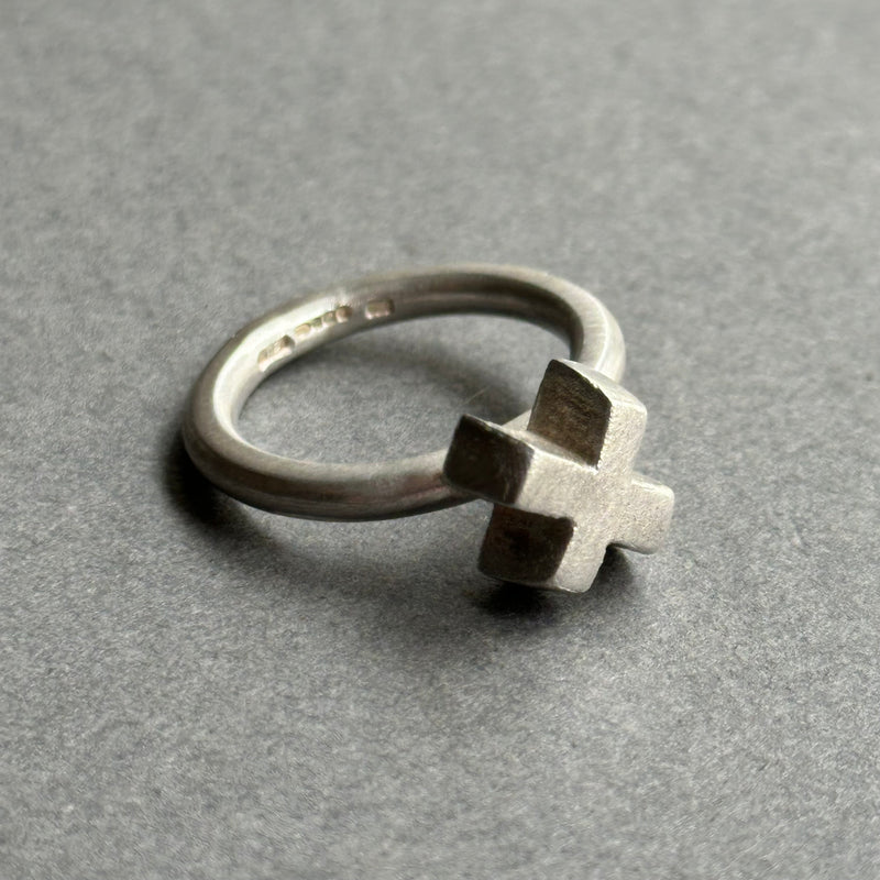 Ring Chunky Cross