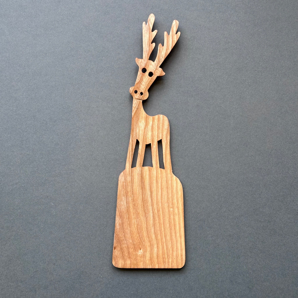 The Monarch of the Pan Deer Spatula